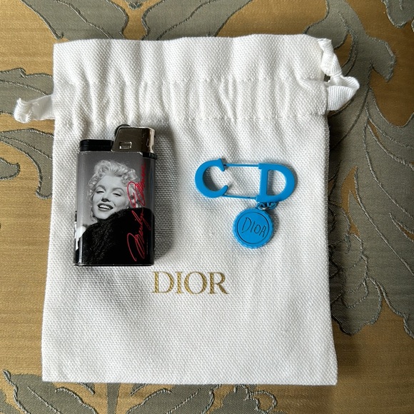 Christian Dior Streetware GWP pin or necklace charm - Picture 8 of 8